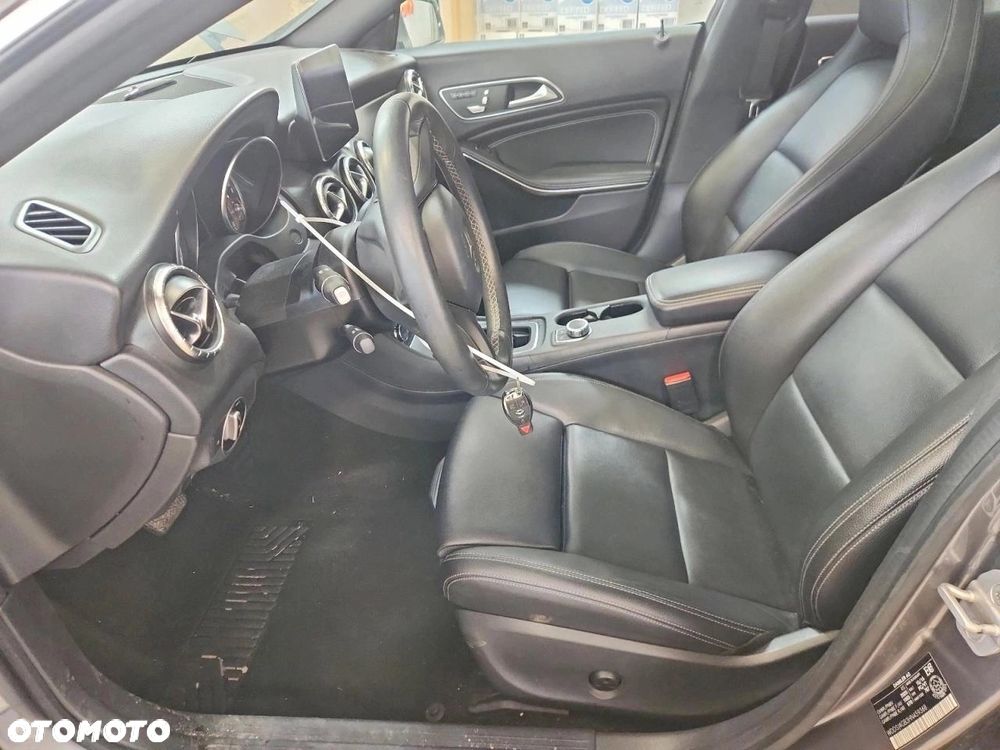 Mercedes-Benz CLA 250 4Matic 7G-DCT AMG Line - 7