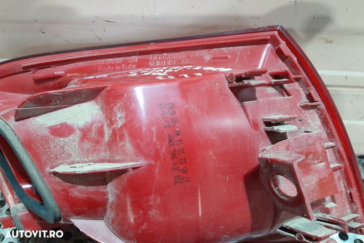 Lampa / Tripla stop dreapta pe aripa COMBI 3C9945096N Volkswagen VW P - 3