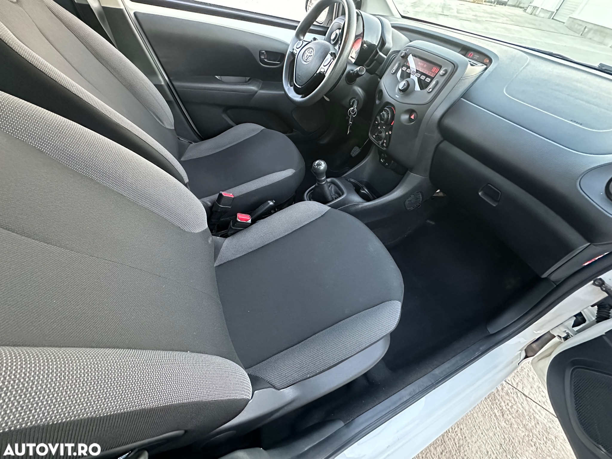 Toyota Aygo 1.0 VVY-I 5 usi X-cite - 17