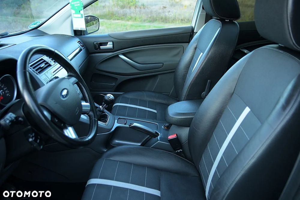 Ford Kuga - 27