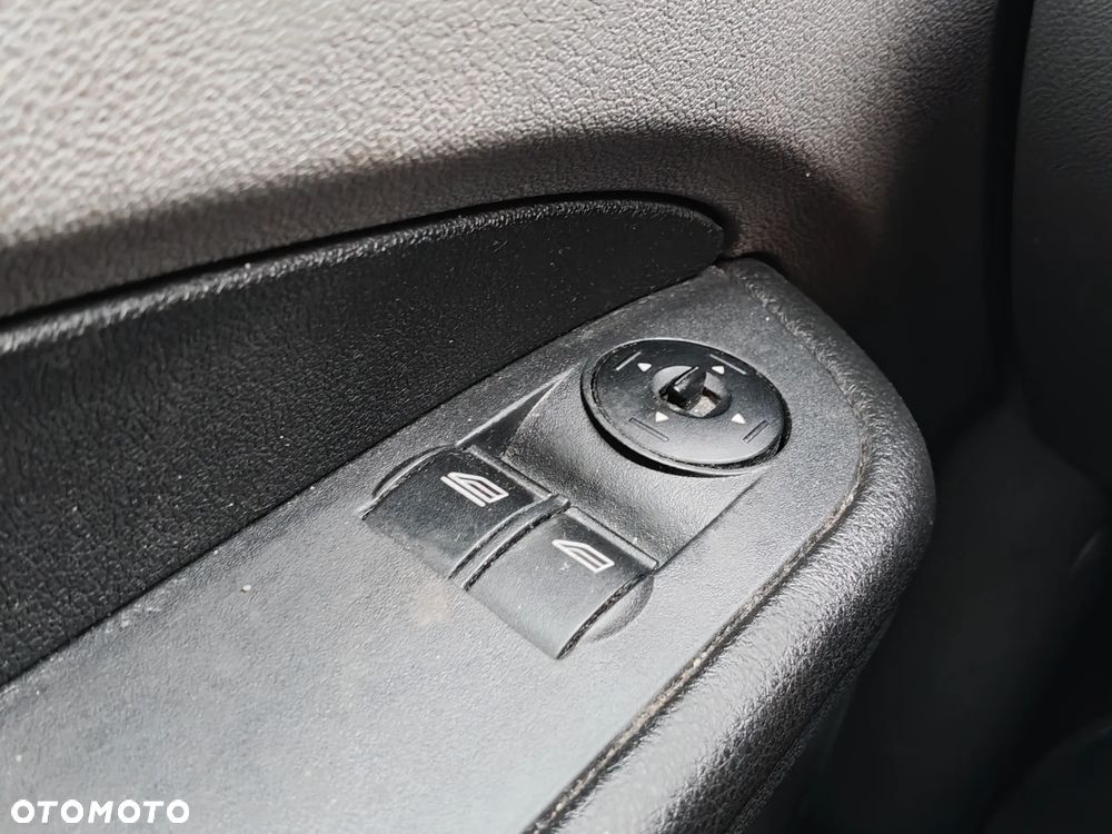 Ford Focus 1.4 16V Style - 16