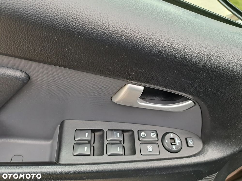 Kia Sportage 2.0 CVVT 4WD Spirit - 16