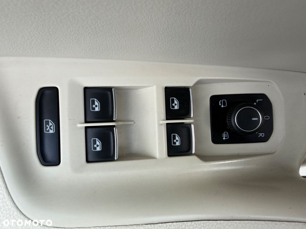 Volkswagen Passat 2.0 TSI 4Mot Elegance DSG - 37