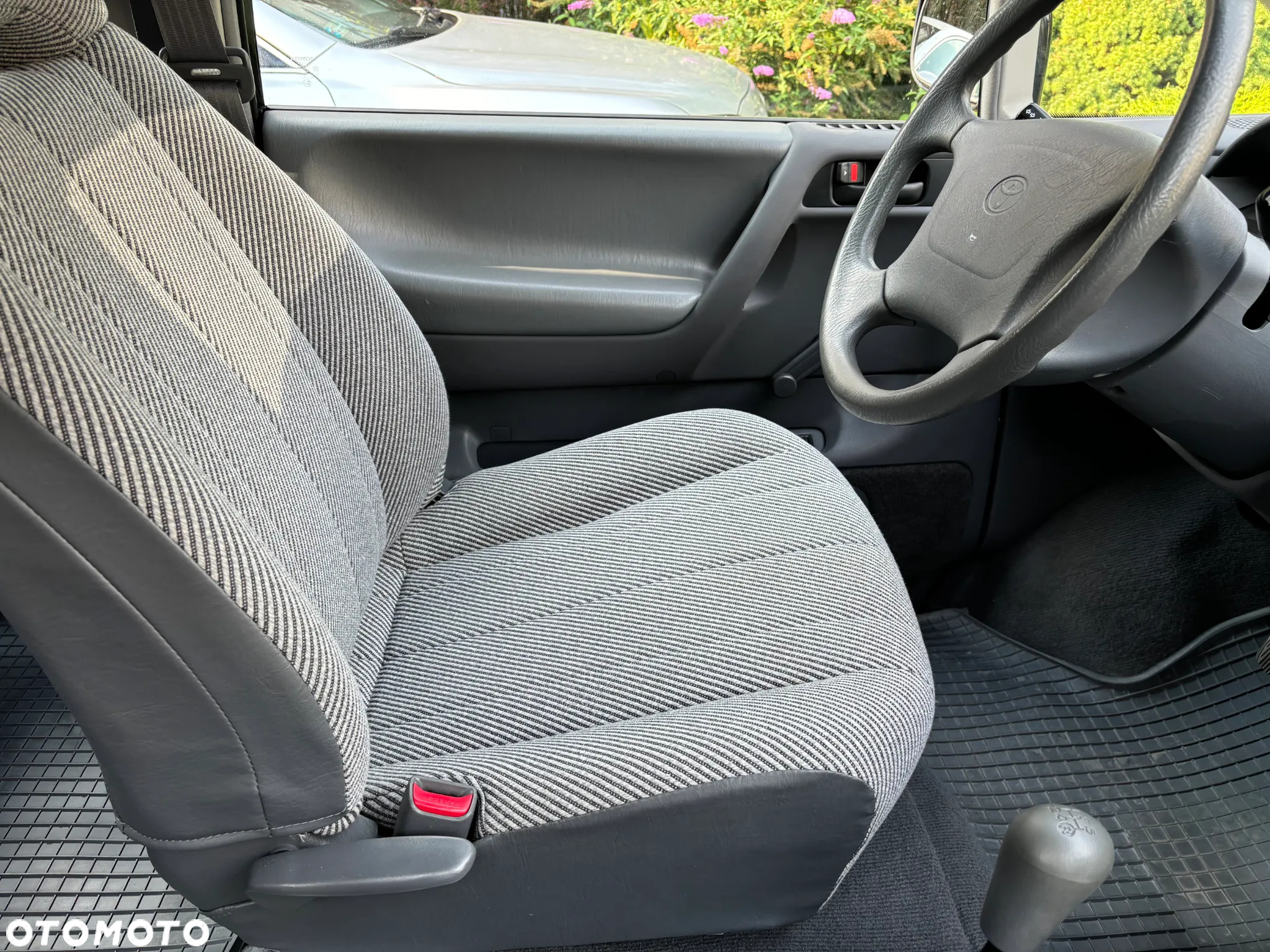 Toyota Previa - 14