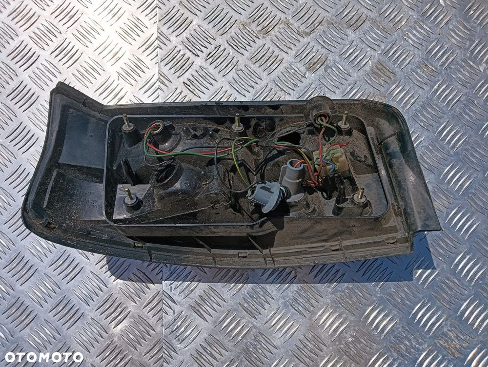 Lampa prawy tył Mazda 323 BG - 2