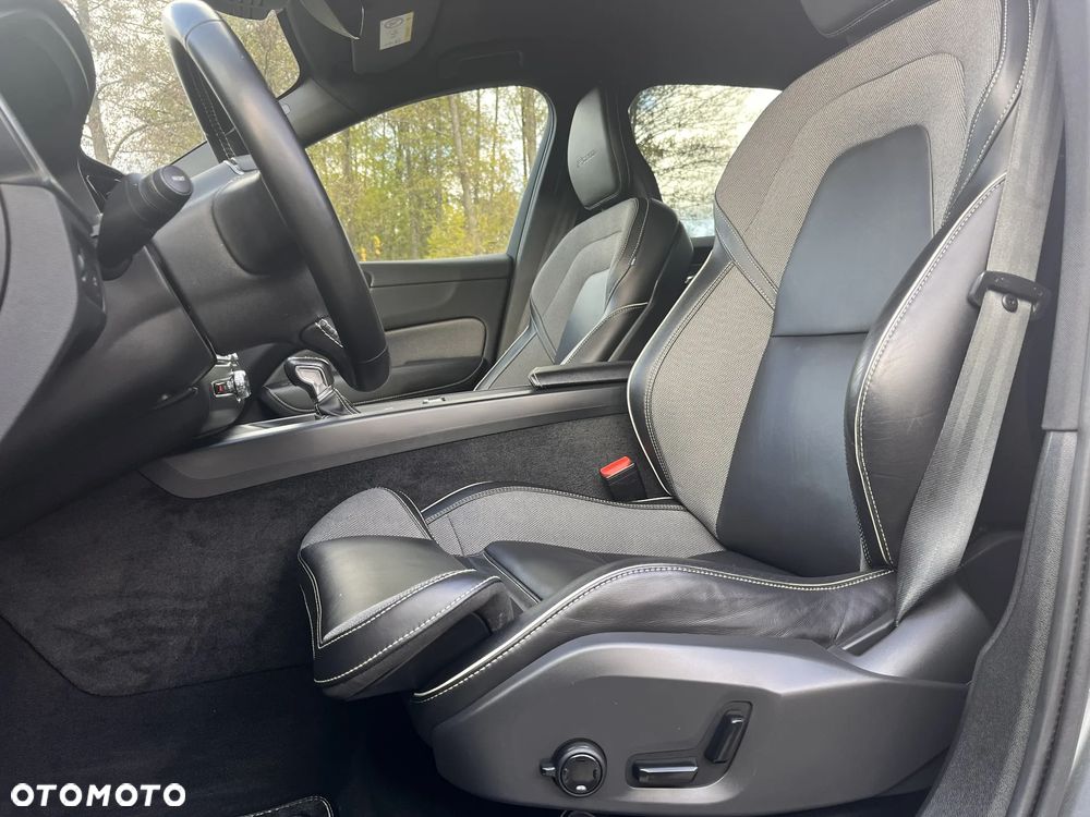 Volvo XC 60 T4 R-Design - 13