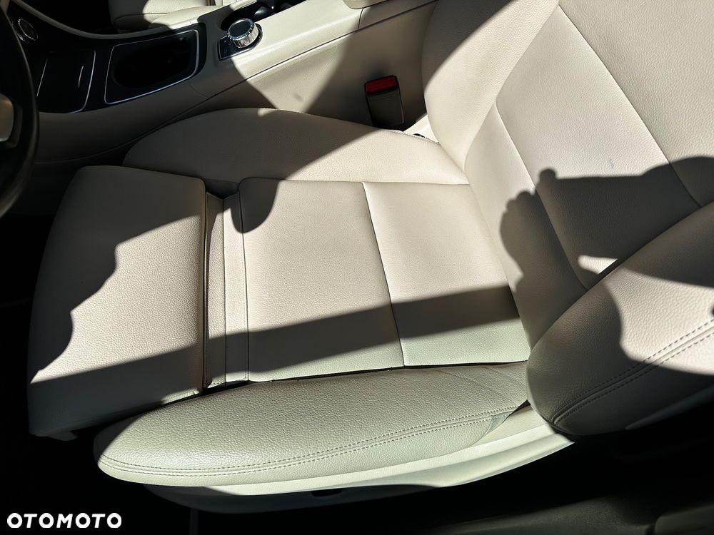 Mercedes-Benz GLA 250 4Matic 7G-DCT - 16