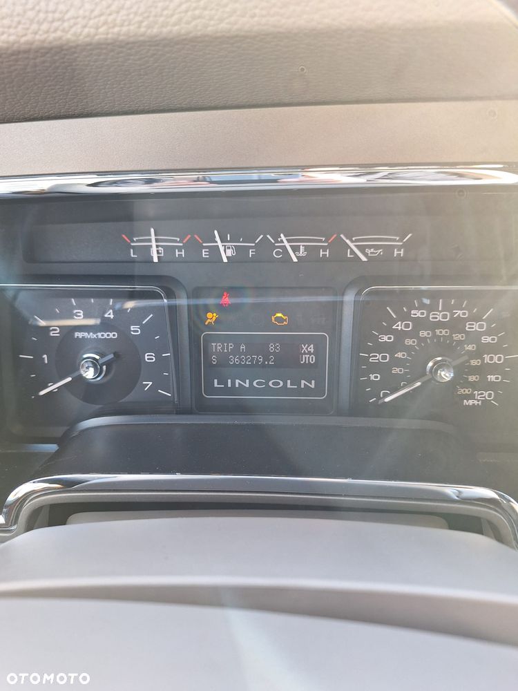 Lincoln Navigator 5.4 4x4 - 12