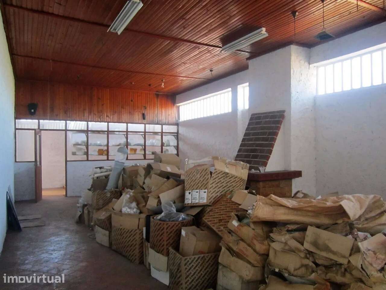Arrendar Pavilhão na Vila de Cucujães, Oliveira de Azeméis - Grande imagem: 4/8