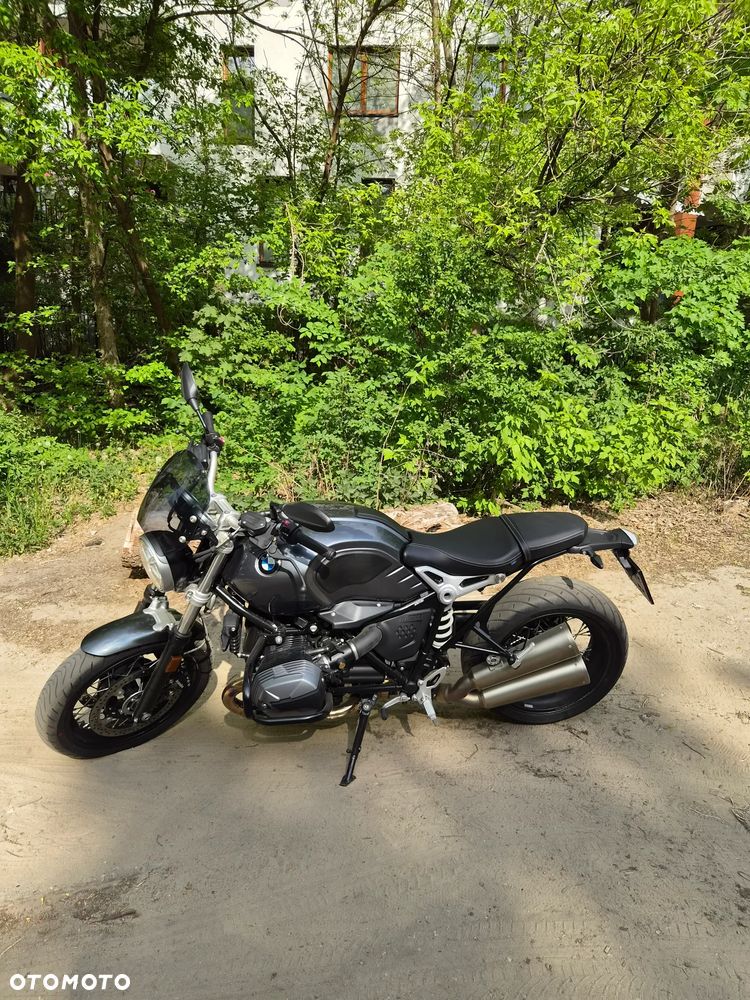 BMW R - 1
