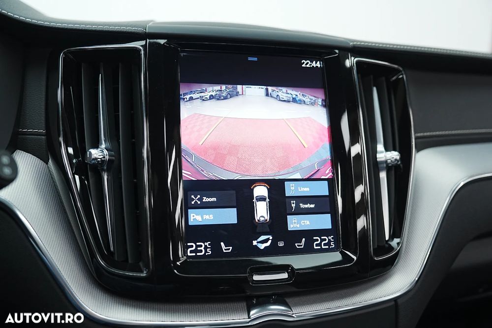 Volvo XC 60 ver-t8-twin-engine-awd-r--design - 32