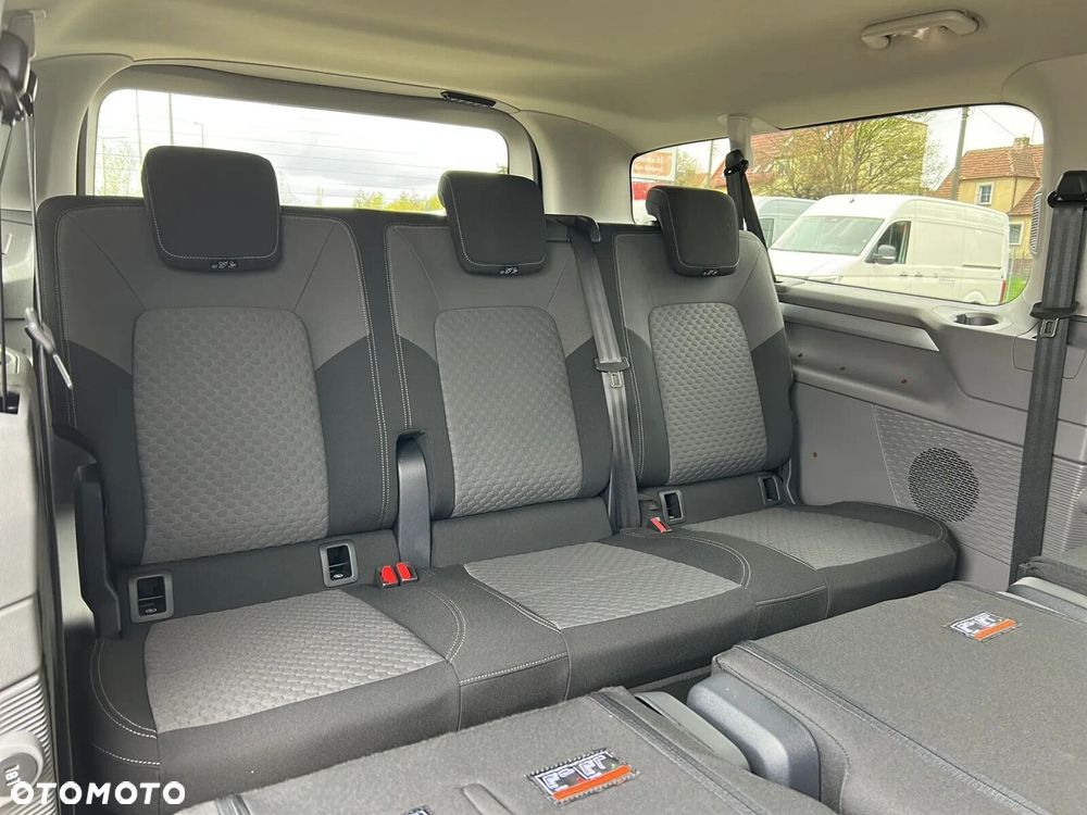 Volkswagen Caravelle - 17