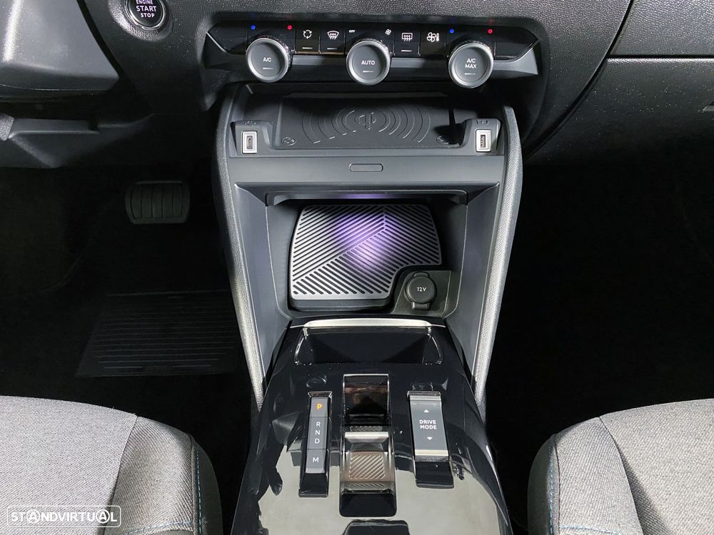 Citroën C4 PureTech 130 Stop&Start EAT8 SHINE — fotografia 16