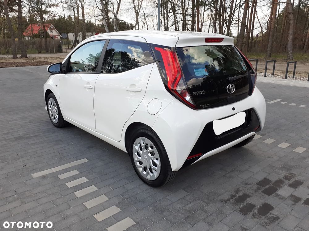Toyota Aygo x-play connect - 7
