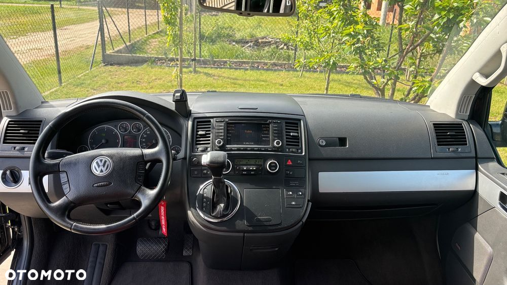 Volkswagen Multivan - 16