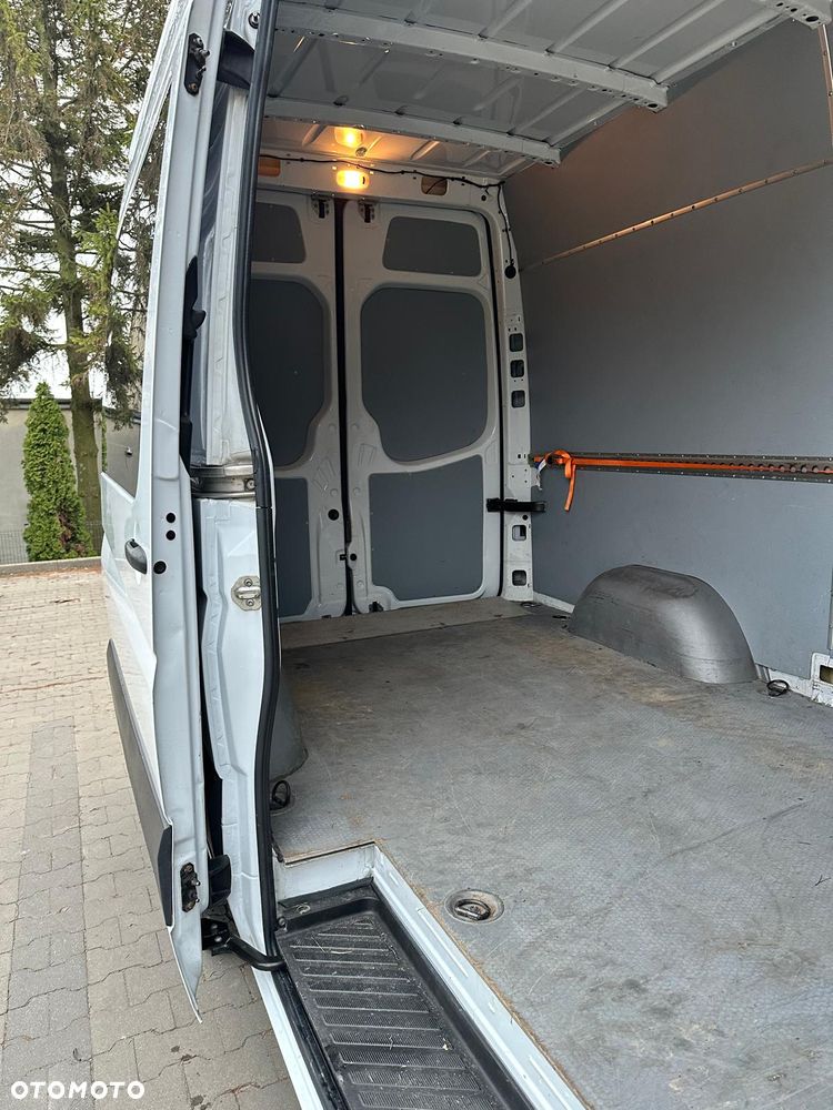 Mercedes-Benz SPRINTER - 16