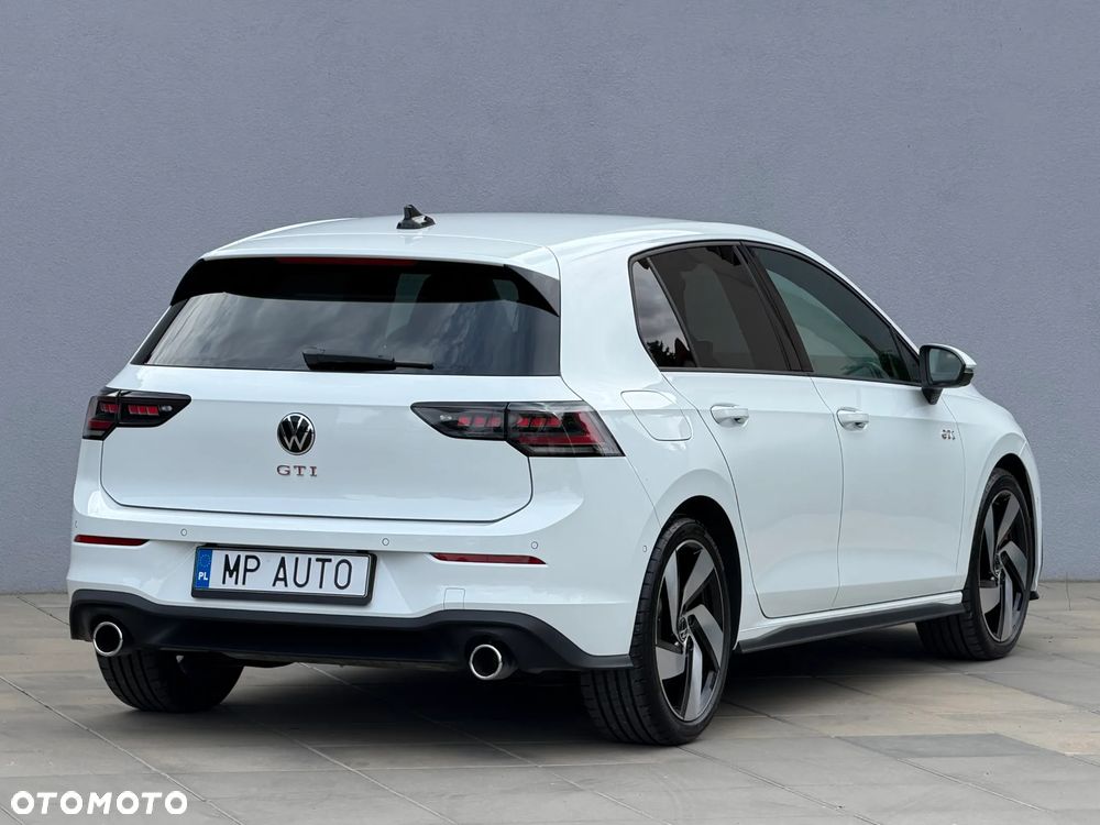 Volkswagen Golf - 27