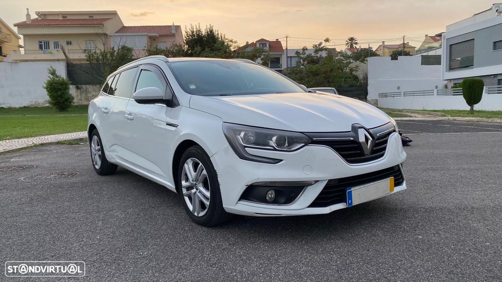 Renault Mégane 1.5 Blue dCi Techno EDC - 4