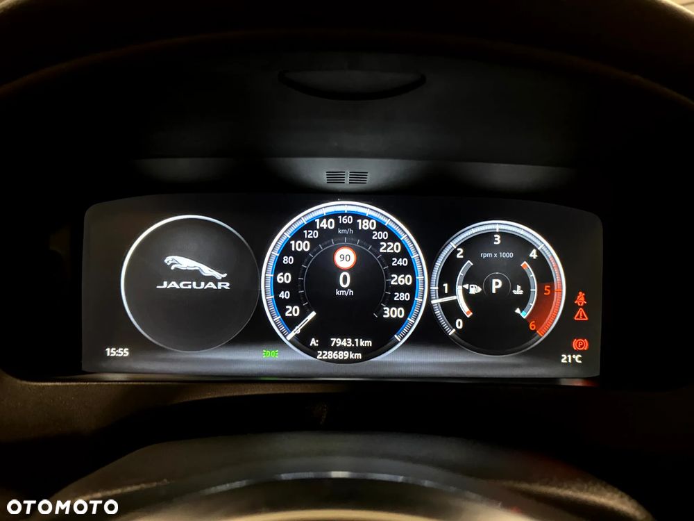 Jaguar F-Pace 20d R-Sport - 22