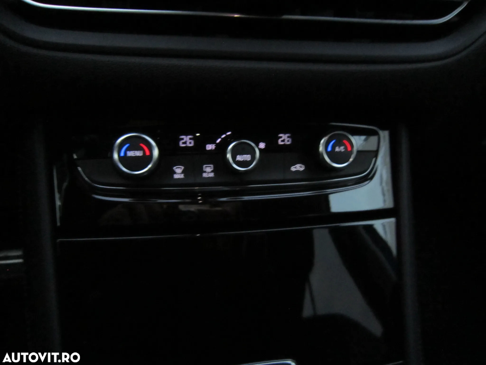 Opel Grandland X 1.2 Turbo START/STOP AT8 GLX - 12