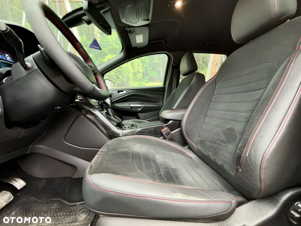 Ford Kuga 2.0 TDCi 4x4 ST-Line - 22