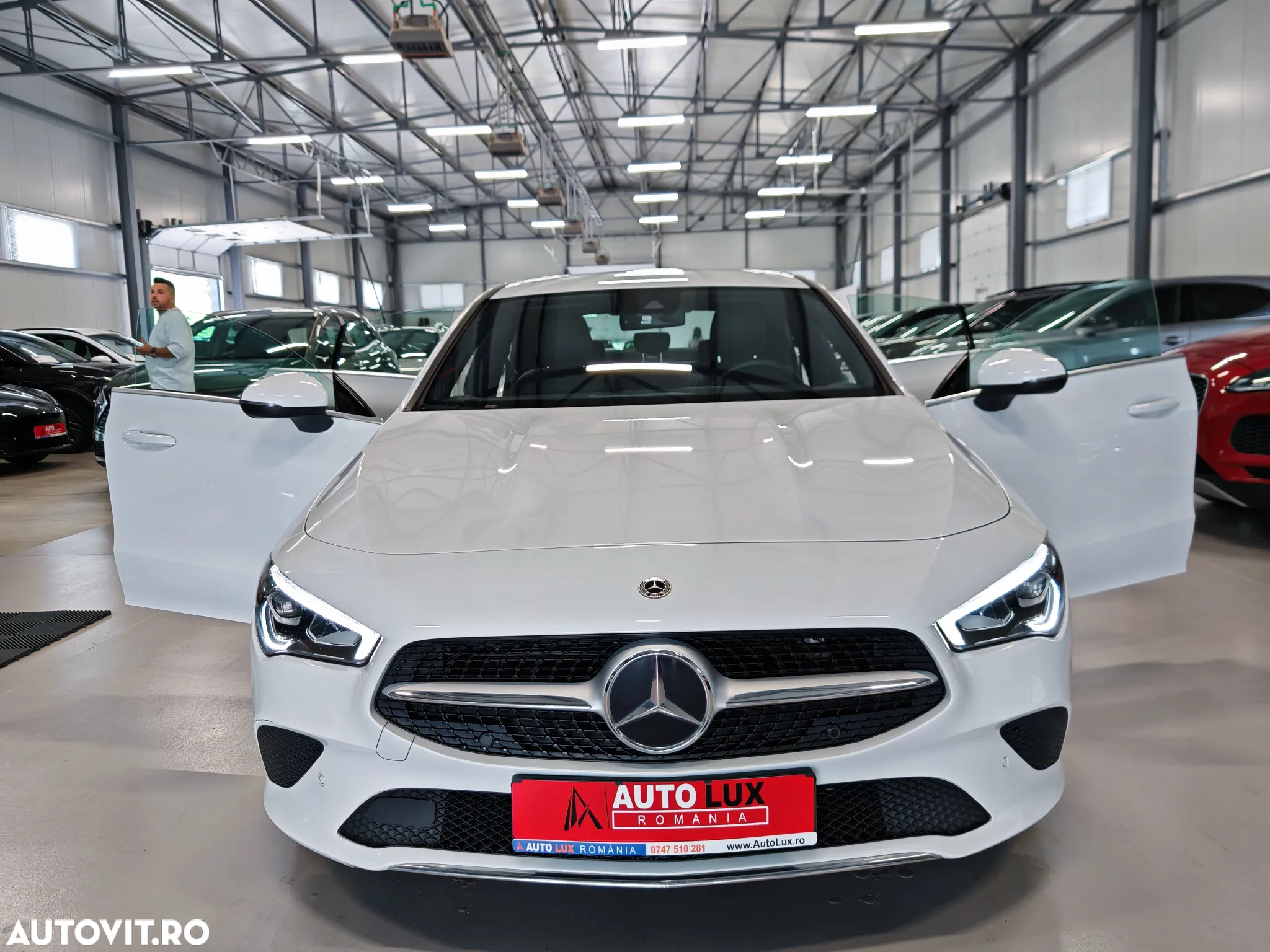 Mercedes-Benz CLA 180 7G-DCT - 31