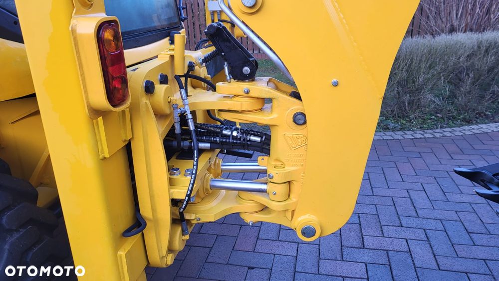 JCB 2CX - 4