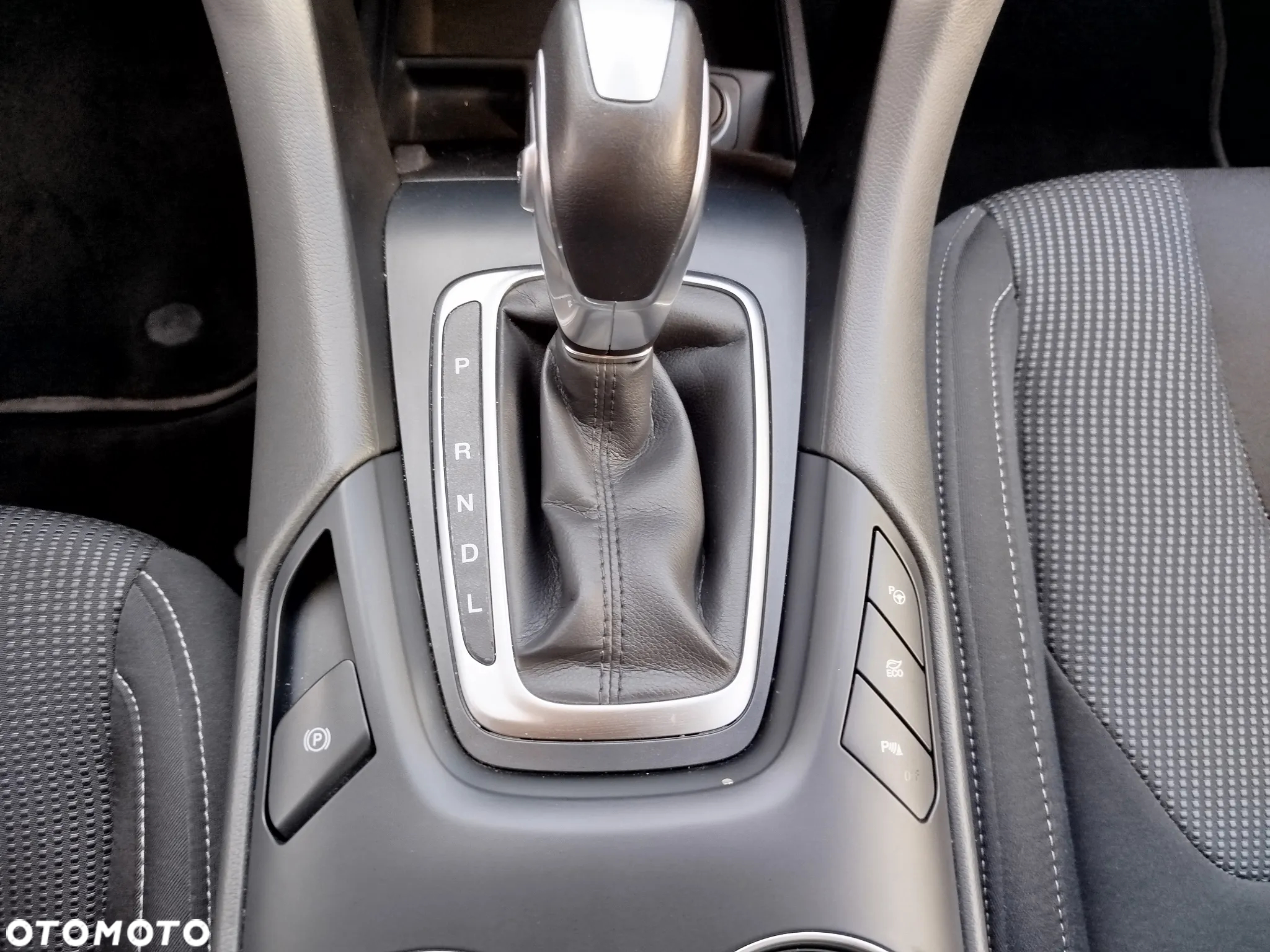 Ford Mondeo 2.0 Hybrid Titanium - 11