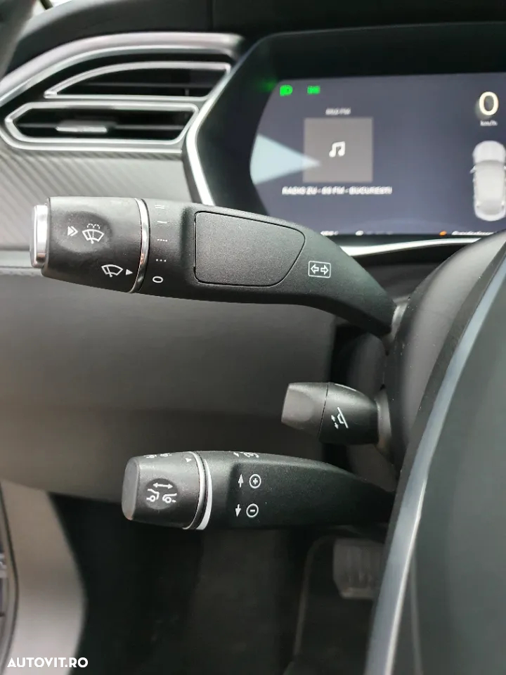 Tesla Model S - 11