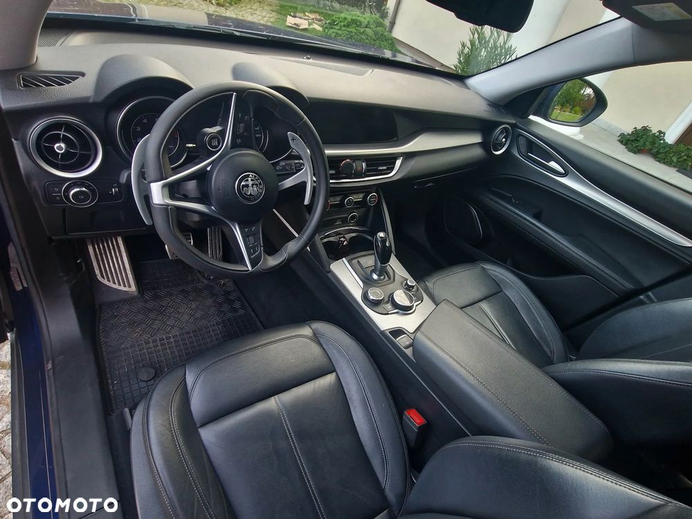 Alfa Romeo Stelvio 2.0 Turbo 16V AT8-Q4 Ti - 5