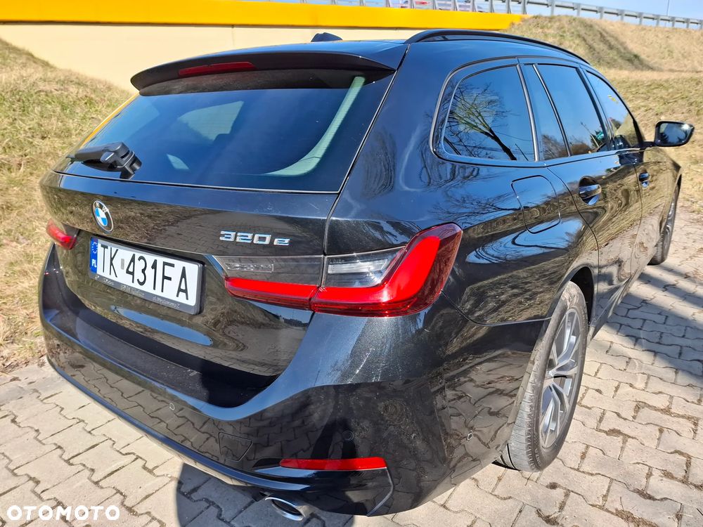 BMW Seria 3 318d Sport Line Shadow - 22