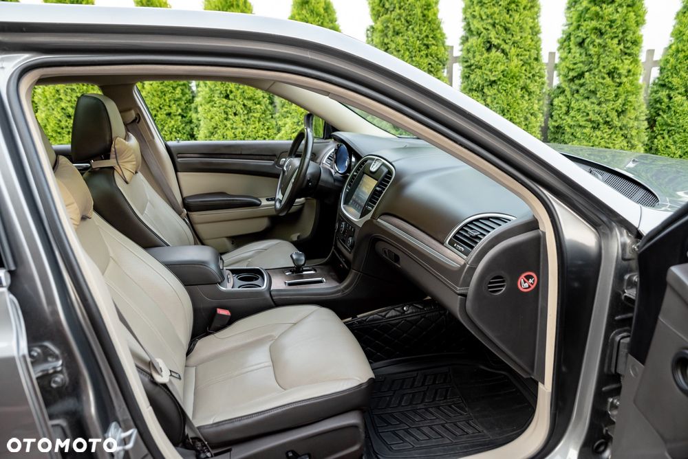 Lancia Thema 3.6 Platinum - 24