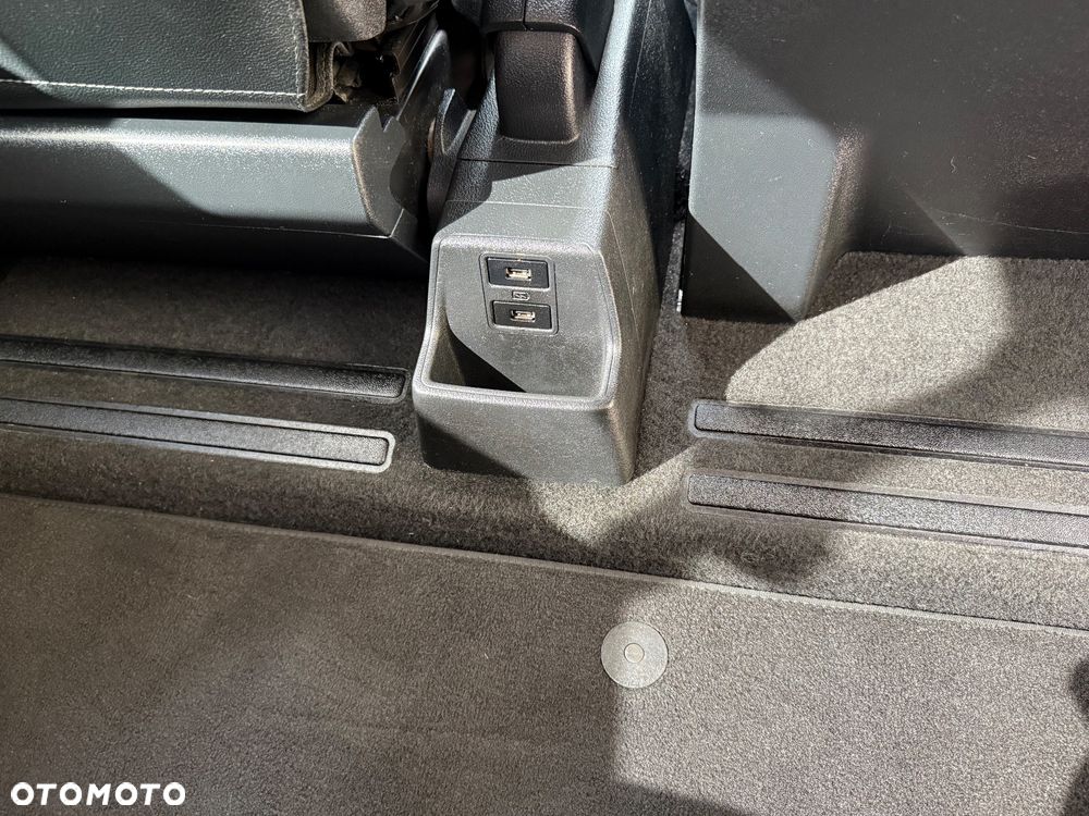 Ford Tourneo Custom 320 L2H1 VA Autm Titanium X - 37