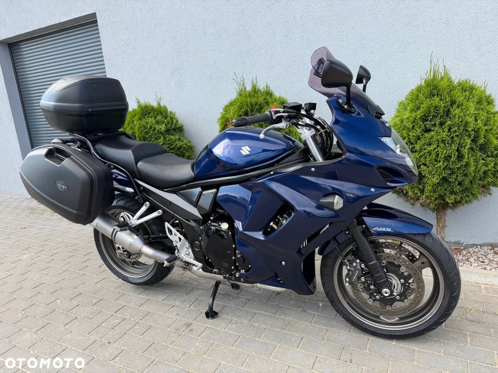 Suzuki GSX - 3
