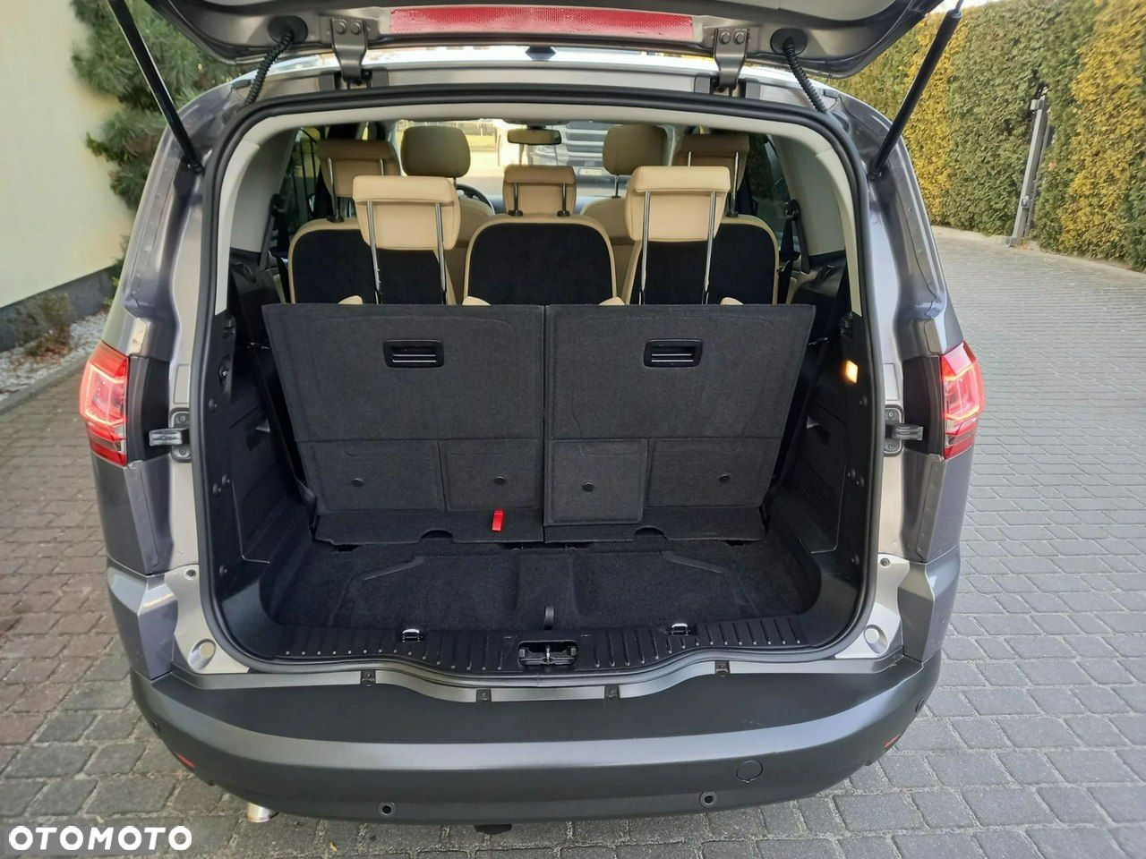 Ford S-Max - 14
