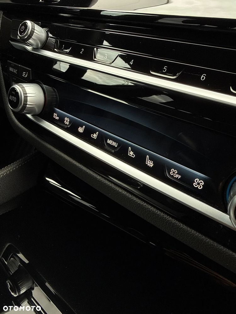 BMW Seria 5 520d Luxury Line sport - 15