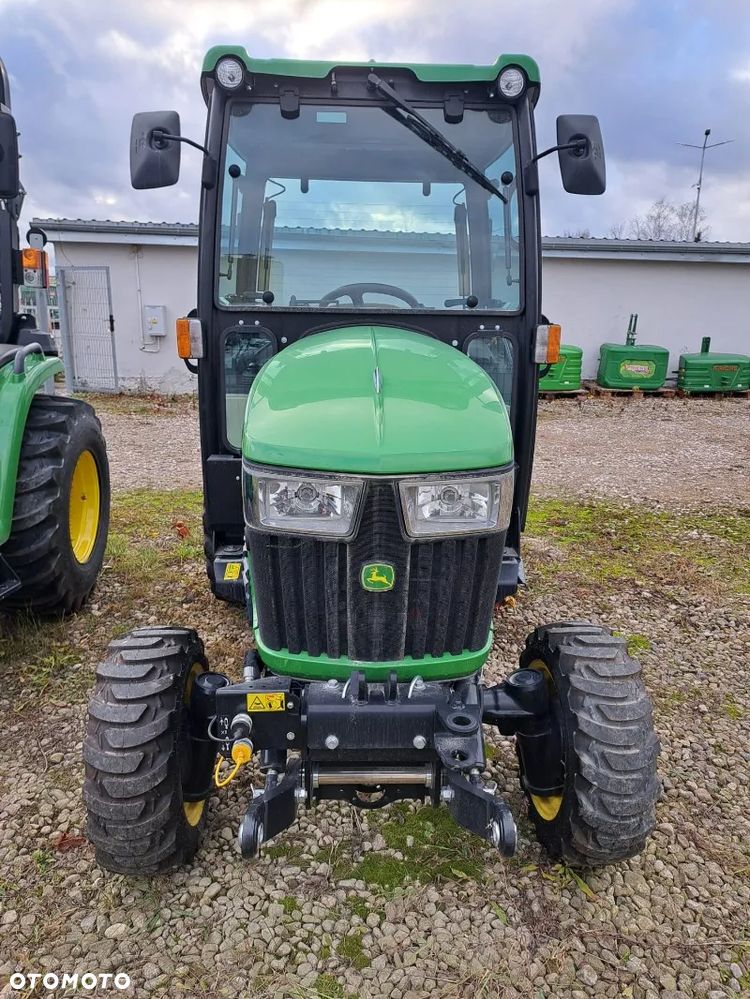 John Deere 2032R - 3
