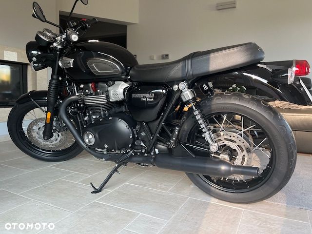 Triumph Bonneville - 8