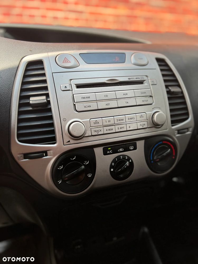 Hyundai i20 - 21