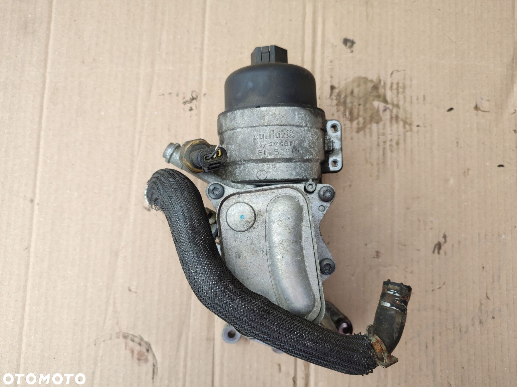Podstawa obudowa filtra oleju PEUGEOT CITROEN 1.6THP V86437458001 - 1