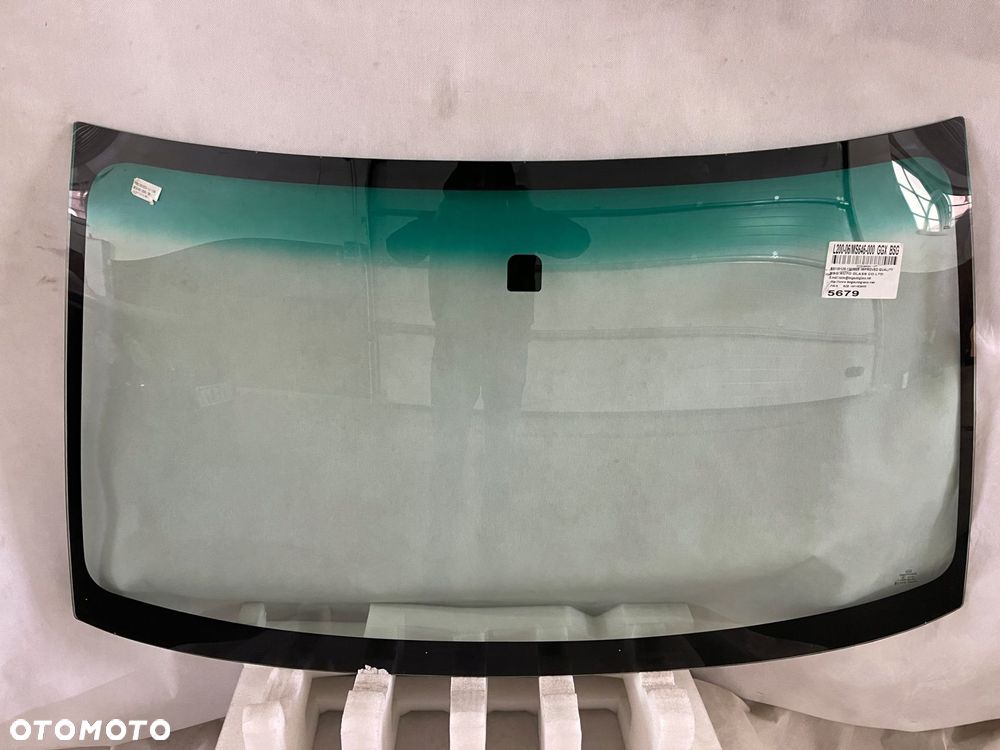 mitsubishi l200/triton szyba przednia po 2006- - 1