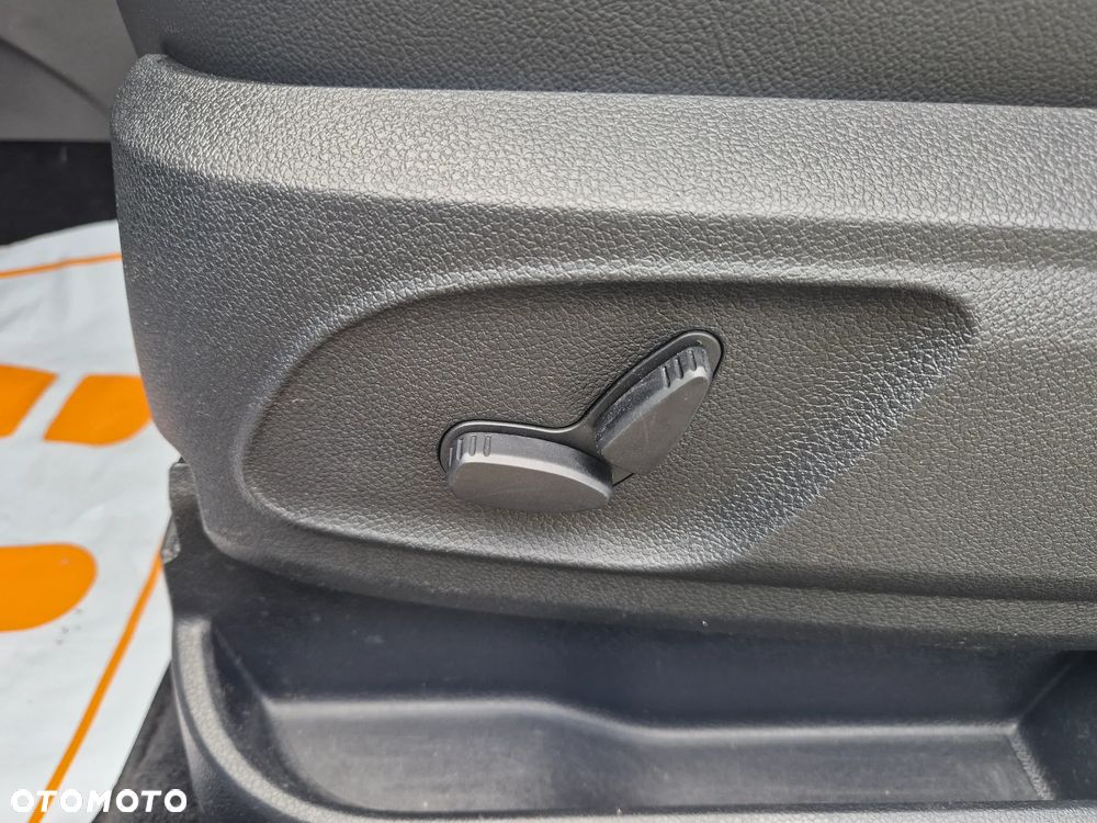 Ford Kuga 2.0 TDCi 2x4 Titanium - 31