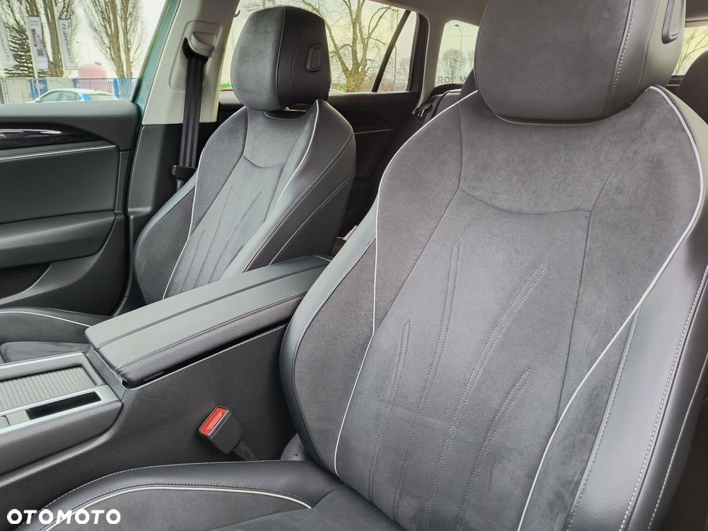 Volkswagen Passat - 12