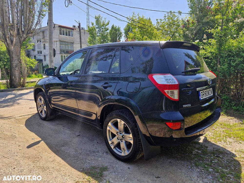 Toyota RAV4 2.2 D-4D 4x4 Automatik Executive - 4