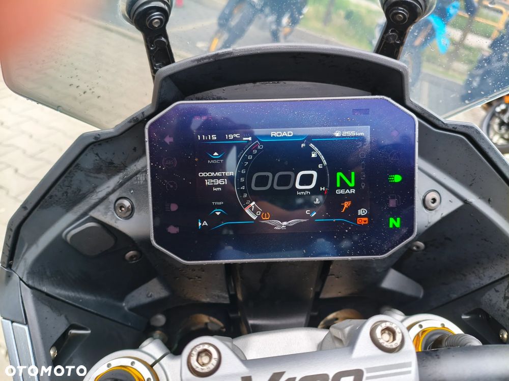 Moto Guzzi V100 Mandello - 4