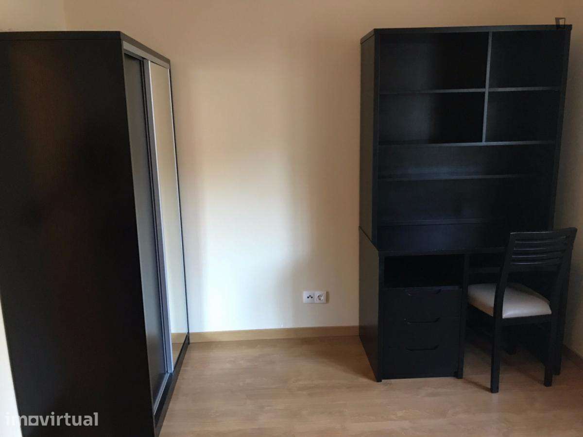 Quarto - localizado em Entrecampos Lisbon - Grande imagem: 3/22
