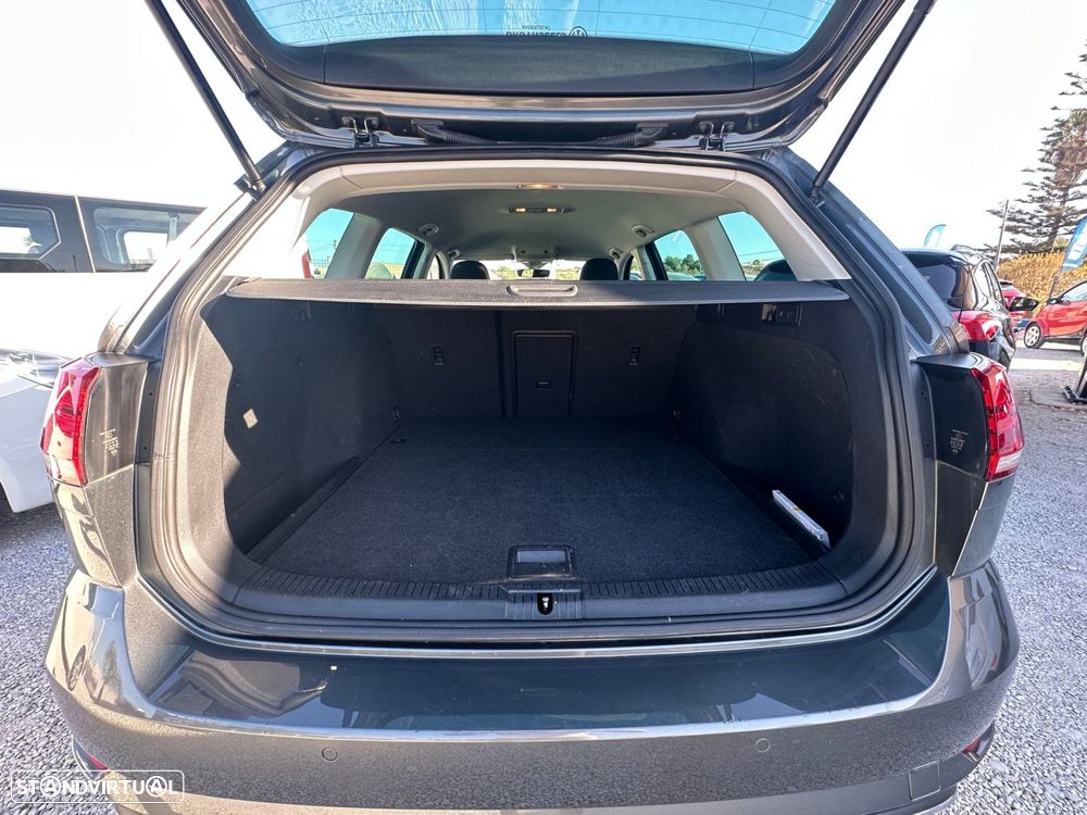 VW Golf Variant 1.6 TDi SCR IQ.DRIVE - 30