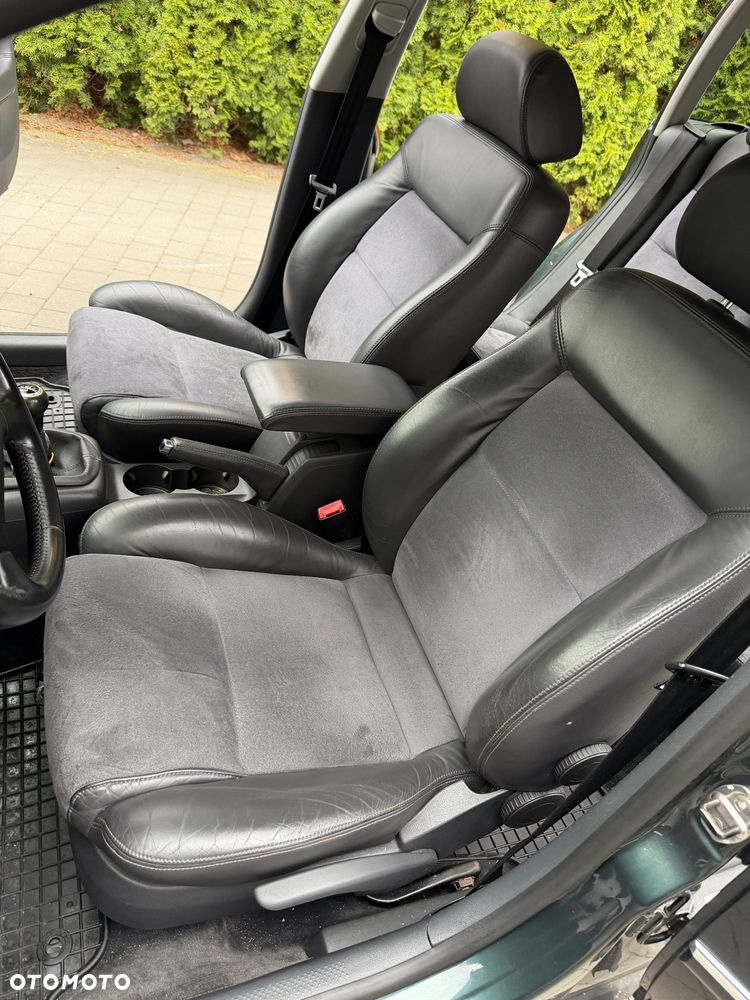 Volkswagen Passat 1.9 TDI 4Motion Highline - 8