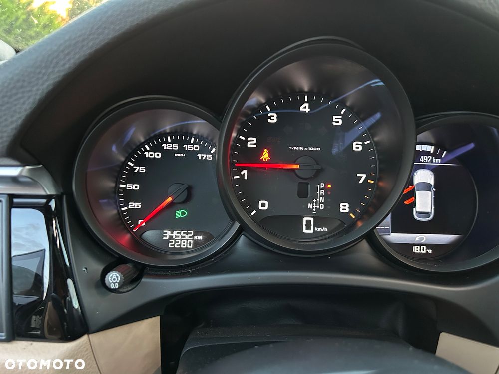 Porsche Macan Standard - 8