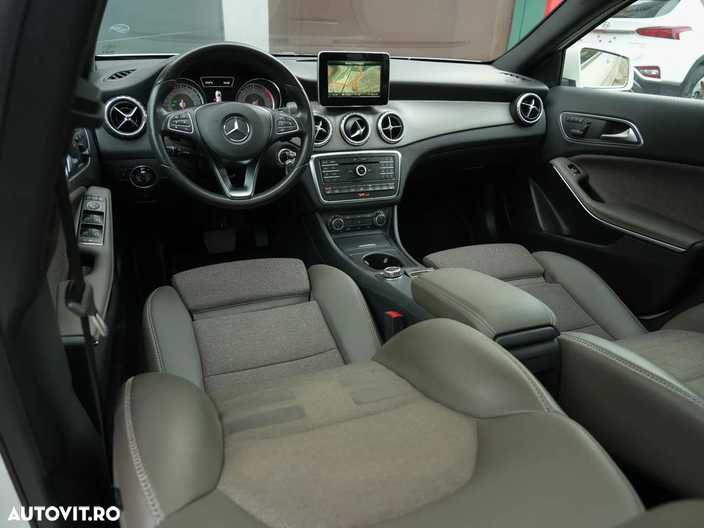 Mercedes-Benz GLA 200 d 4MATIC 7G-DCT Style - 7